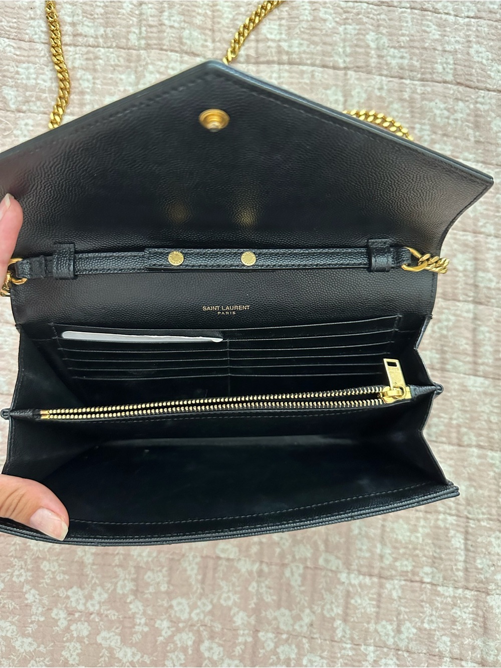 YSL crossbody bag. Black and gold hardware - Picture 3 of 7